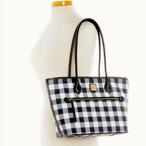 Authentic Dooney & Bourke super cute!!